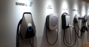 Elektrické vozy, které vám změní pohled na řízení: Jaké jsou skutečně výhody a nevýhody?