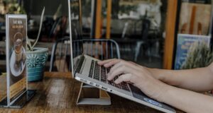 Snažíte se udržet krok s moderní technologií? Tento překvapivý trend jste asi přehlédli!