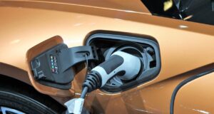 Může auto s hybridním pohonem zachránit vaši peněženku?
