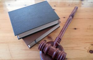 Španělské úřady vyšetřují Julia Iglesiase kvůli obvinění ze sexuálního napadení