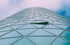 Australský dům z plechu nabízí moderní bydlení s respektem k přírodě