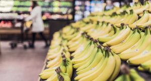 Švýcarská komička potrestána za opomenutý croissant: dilema samoobslužných pokladen
