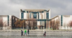 Nesoulad mezi ústavními činiteli: Ruská agrese a NATO rozdělují názory