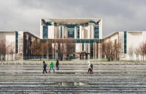 Nesoulad mezi ústavními činiteli: Ruská agrese a NATO rozdělují názory