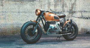 Motocyklisté ve Vietnamu nešťastně skončili ve vodním kanálu