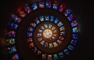 Odhalujeme tajemství neznámého umělce, jehož díla ohromila svět!