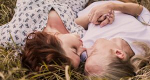 Hledání životního partnera: Rovnováha mezi aktivitou a trpělivostí